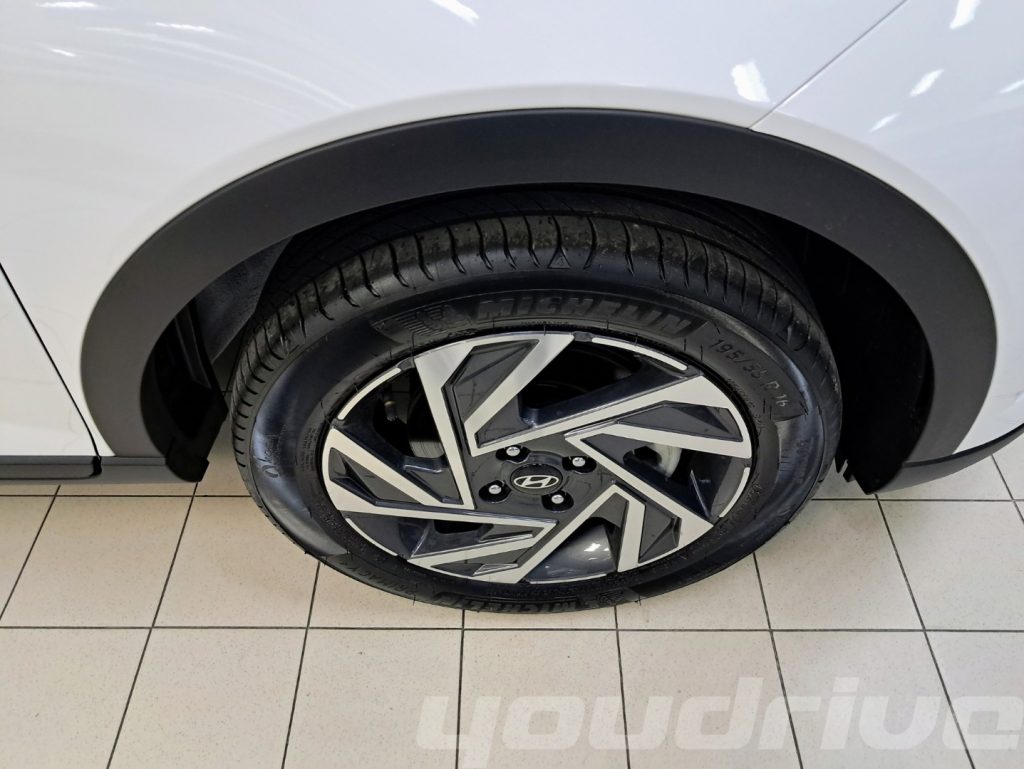 HYUNDAI Bayon / 1.2 MPI MT XLine KM0 - 15