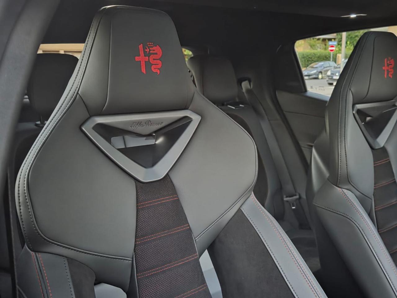 ALFA ROMEO Junior 1.2 Hybrid SPECIALE (Tetto Pan.-Sabelt-Full Opt.) - 4