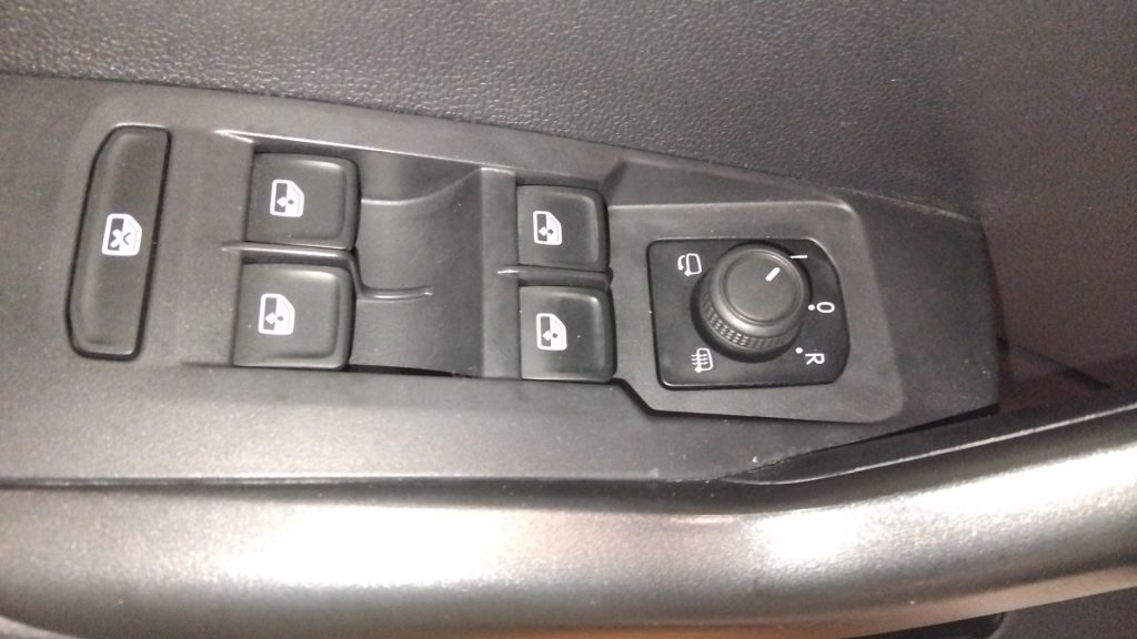 VOLKSWAGEN T-Cross 1.0 TSI Style 95 HP TECH PACK - 8