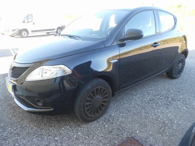 LANCIA Ypsilon Nero perlato