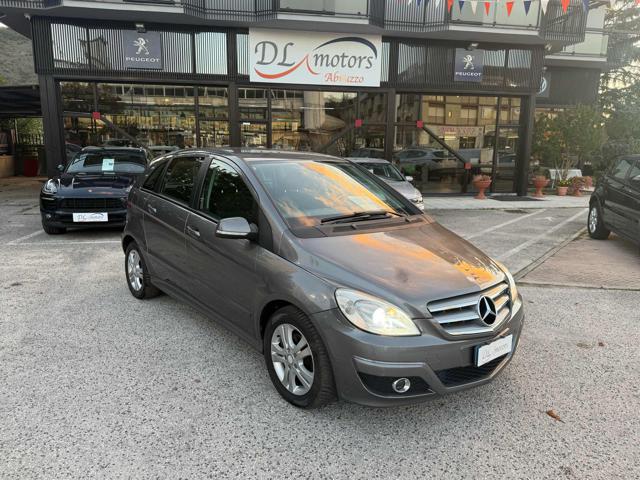 MERCEDES-BENZ B 180 Grigio scuro metallizzato