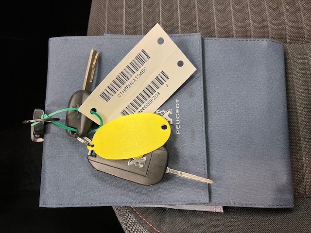 PEUGEOT 208 II 2019 -  1.2 puretech Active Pack s&s 75cv - 22