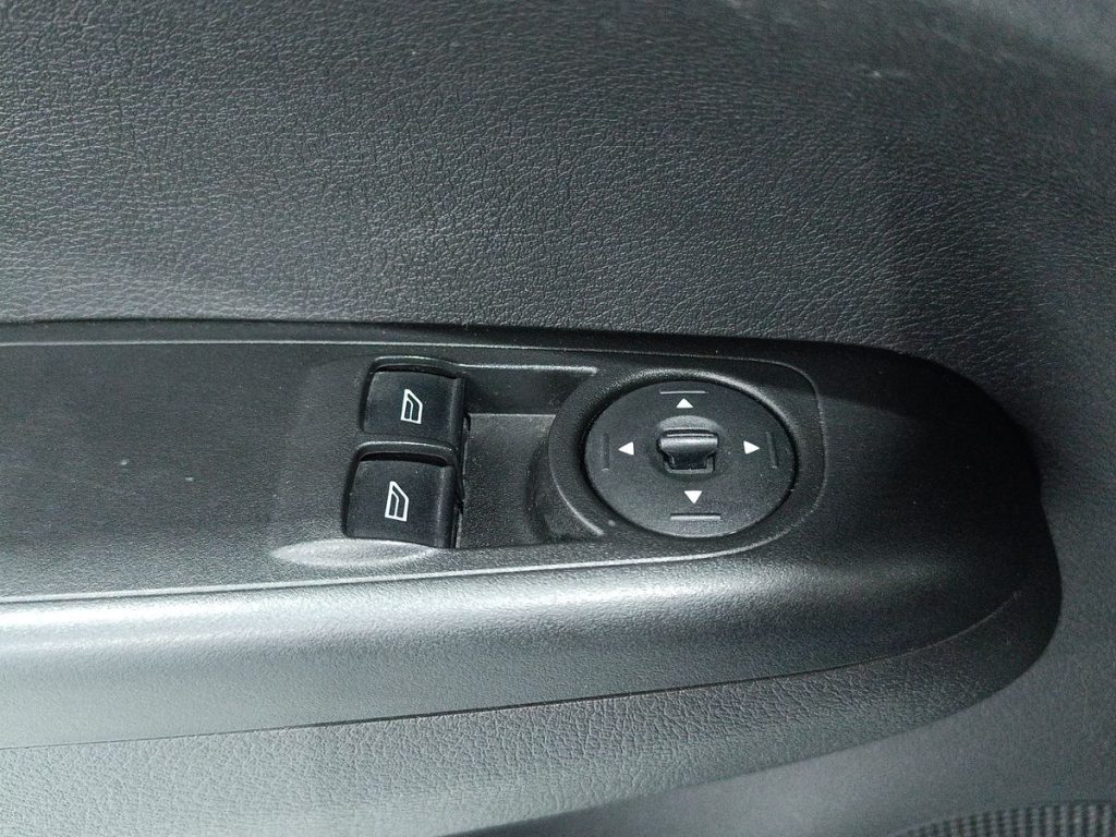 FORD Transit Courier 1.5 TDCi 75CV Van Entry - 19