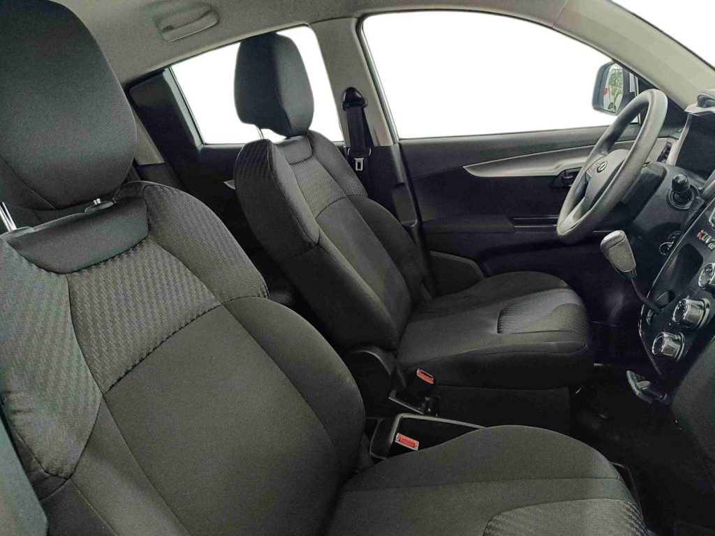 MAHINDRA KUV100 1.2 VVT K6+ - 10