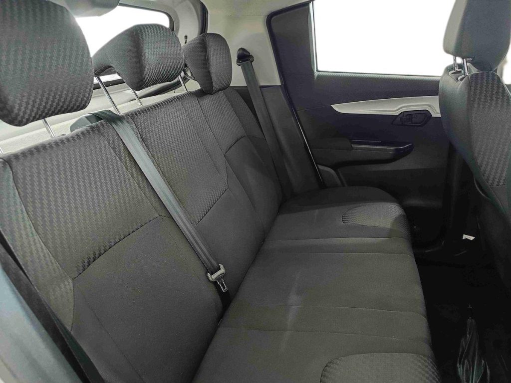 MAHINDRA KUV100 1.2 VVT K6+ - 11