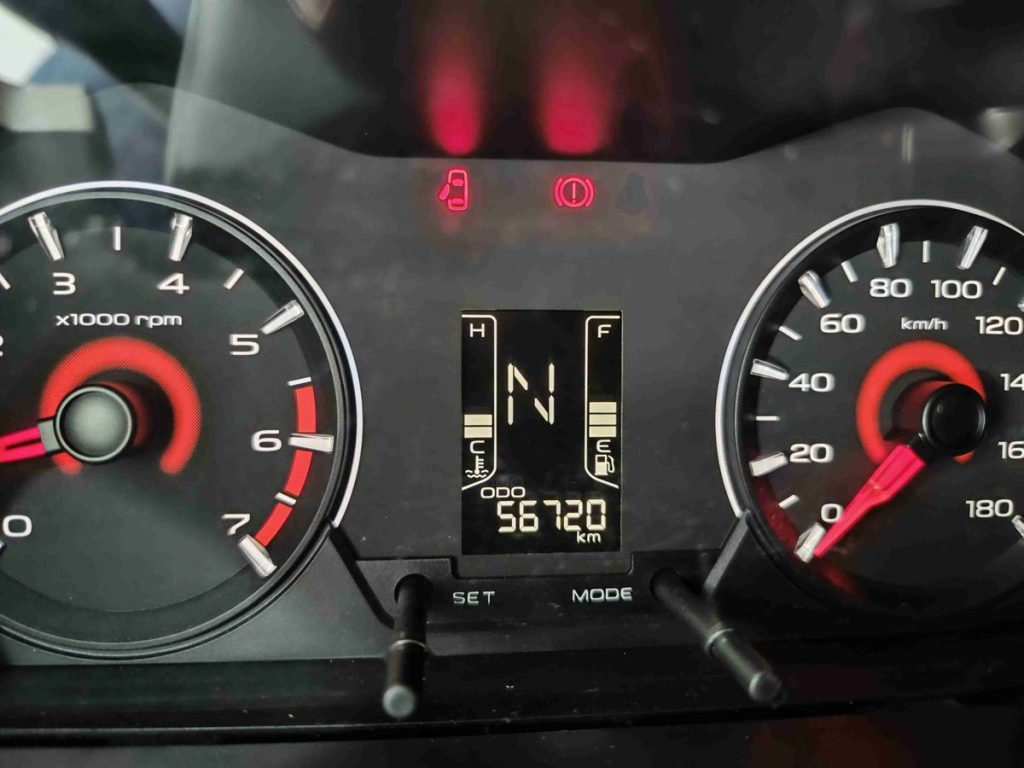 MAHINDRA KUV100 1.2 VVT K6+ - 15