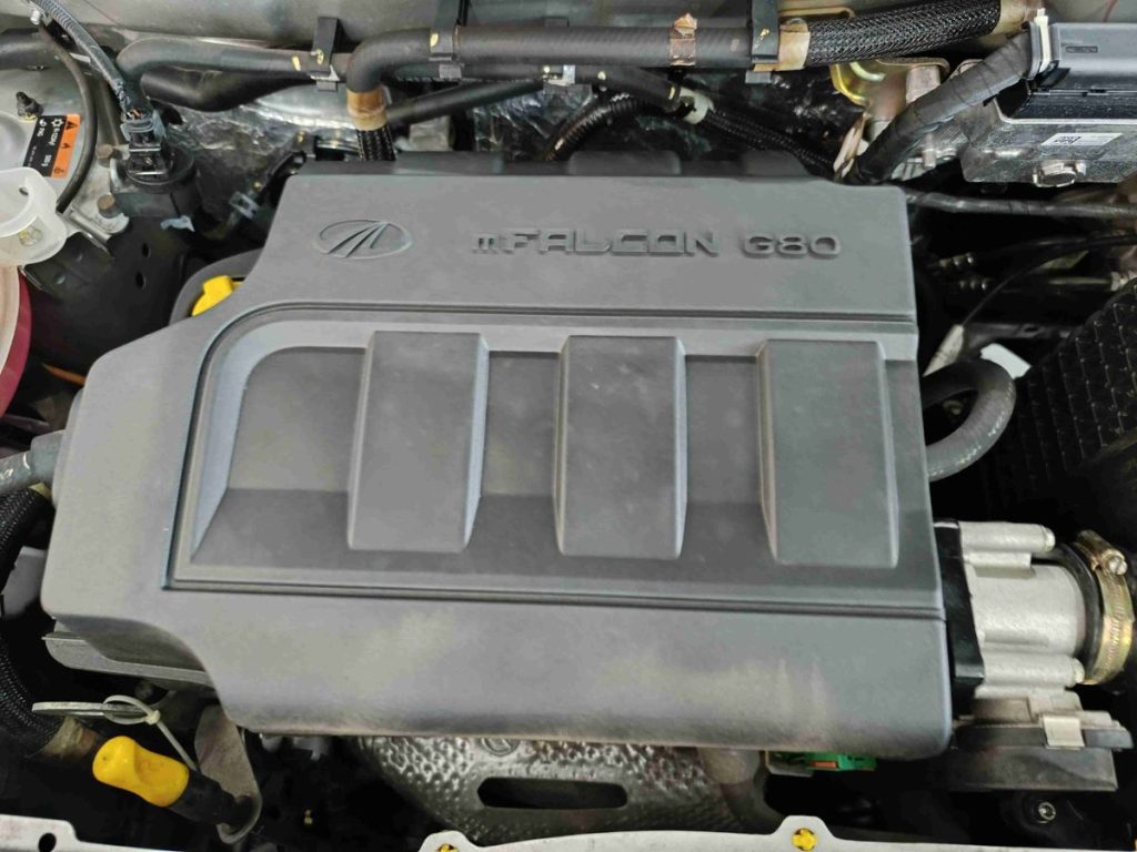 MAHINDRA KUV100 1.2 VVT K6+ - 20