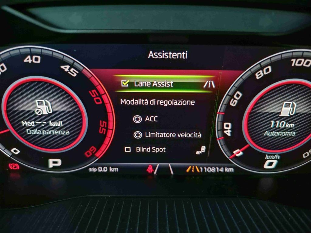 SKODA Karoq 1.6 TDI SCR DSG SportLine - 30