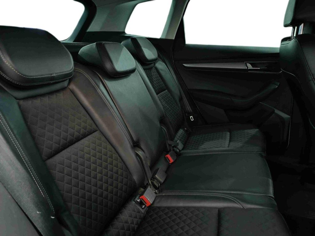 SKODA Karoq 1.6 TDI SCR DSG Style - 21