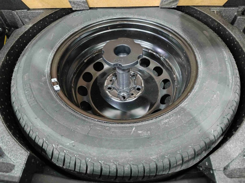 SKODA Karoq 1.6 TDI SCR DSG Style - 25