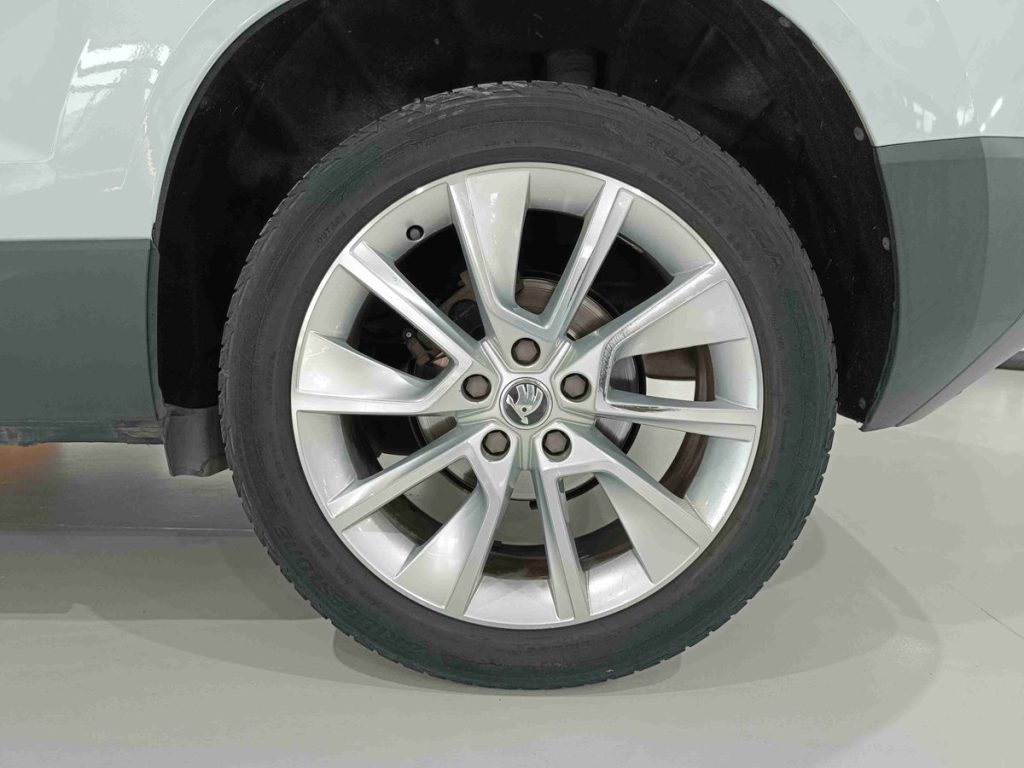 SKODA Karoq 1.6 TDI SCR DSG Style - 28