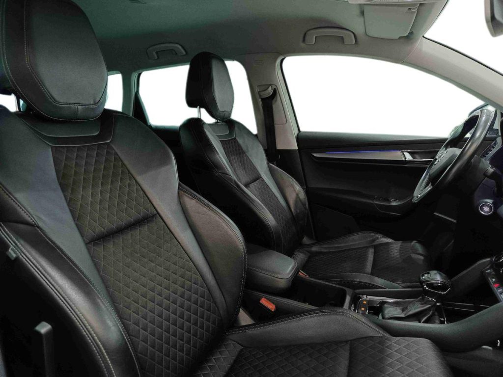 SKODA Karoq 1.6 TDI SCR DSG Style - 30