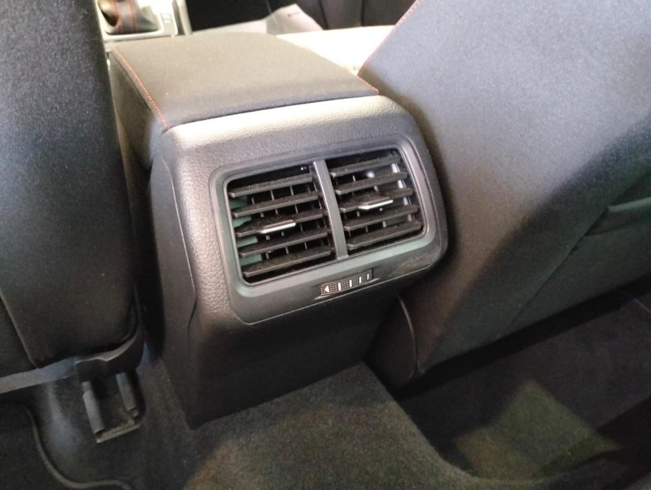 VOLKSWAGEN Golf GTI 5 Porte 2.0 TSI BlueMotion 230cv - 11