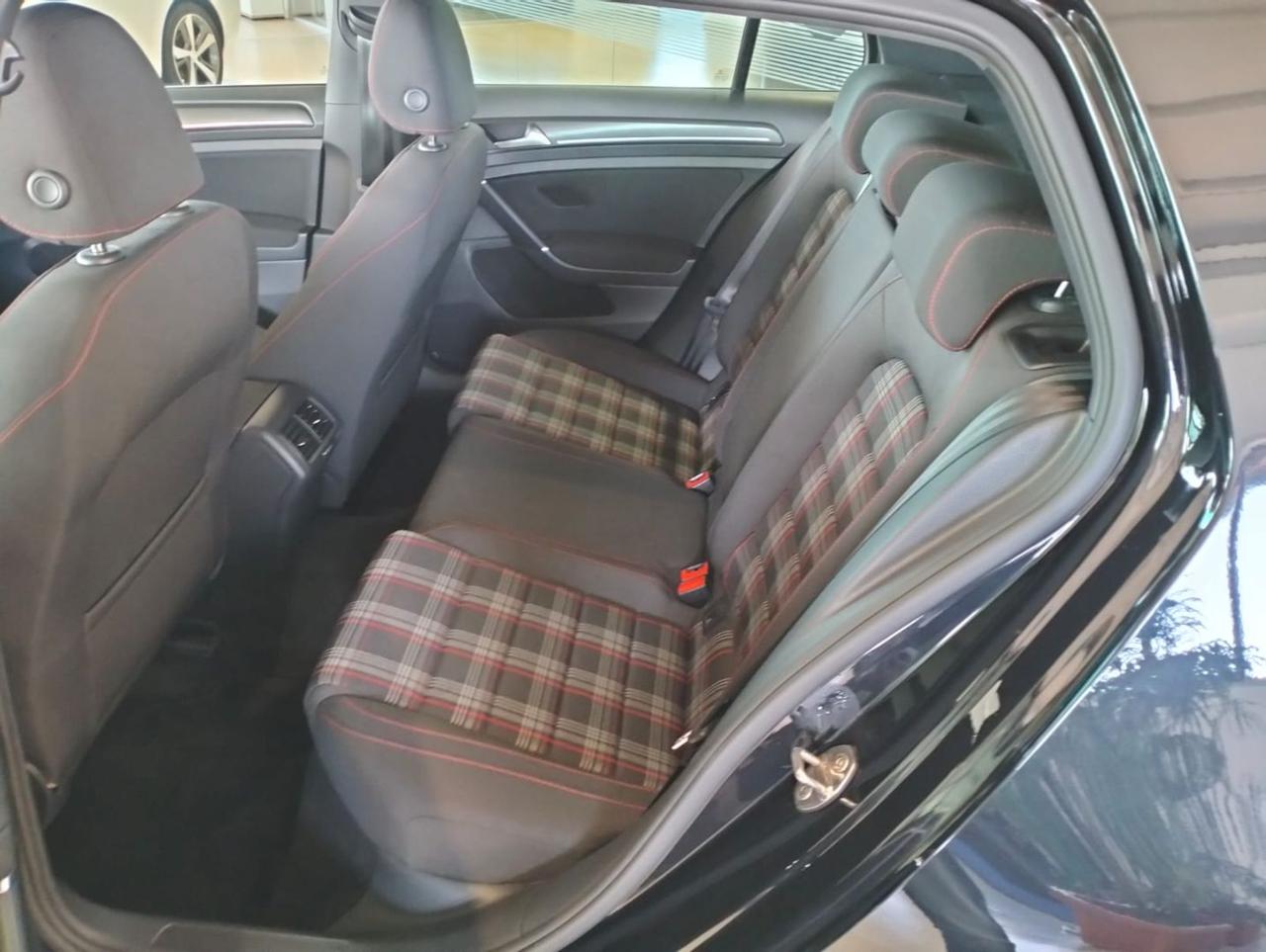 VOLKSWAGEN Golf GTI 5 Porte 2.0 TSI BlueMotion 230cv - 9