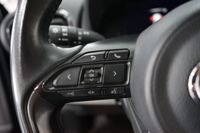 TOYOTA Yaris Cross 32