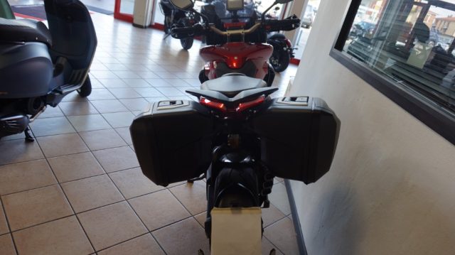 MV AGUSTA Turismo Veloce 800 Rosso metallizzato