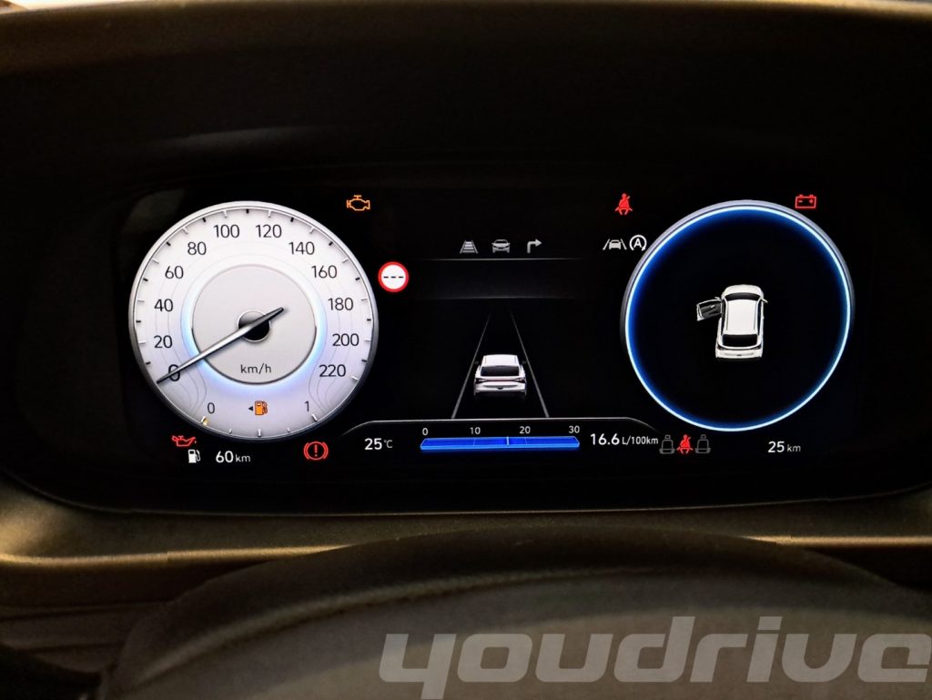 HYUNDAI i20 / 1.2 MPI MT GPL Connectline MY 25 KM0 - 12