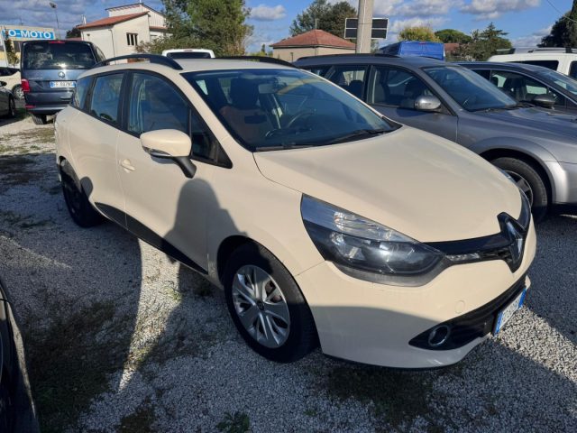 RENAULT Clio Beige pastello