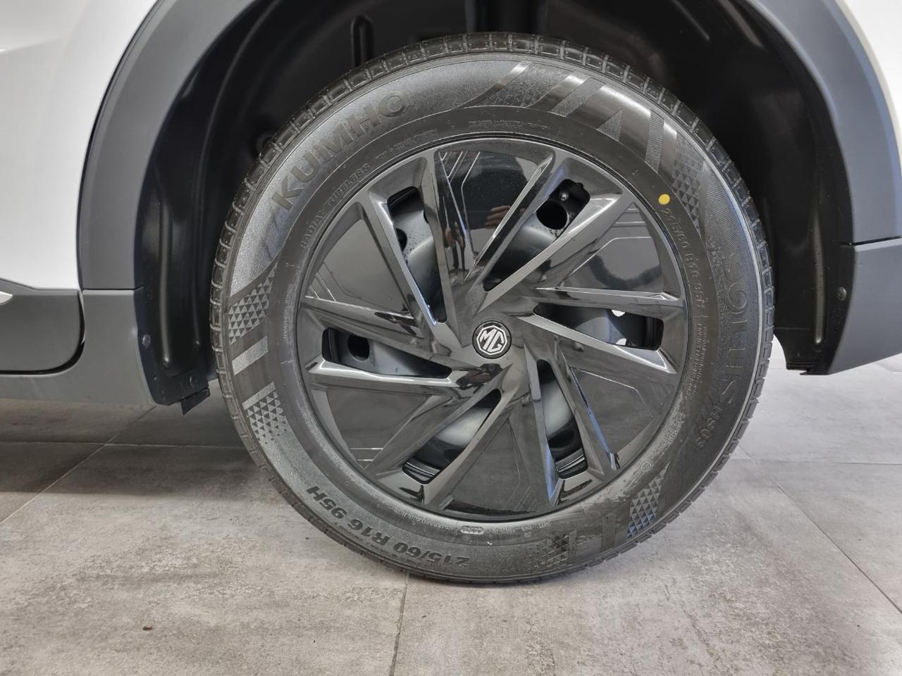 MG ZS 1.5 Standard - 15