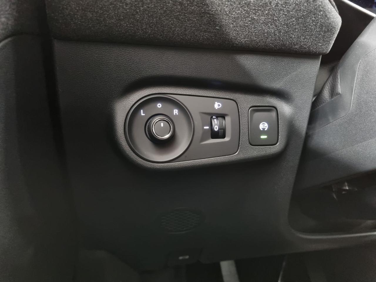 MG ZS 1.5 Standard - 17