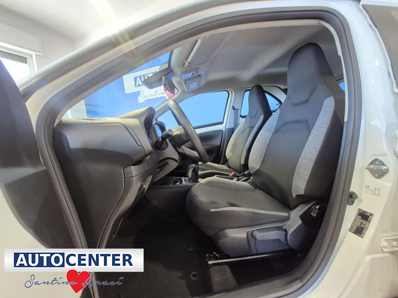 TOYOTA Aygo X 1.0 VVT-i 72 CV 5 porte Active - 12