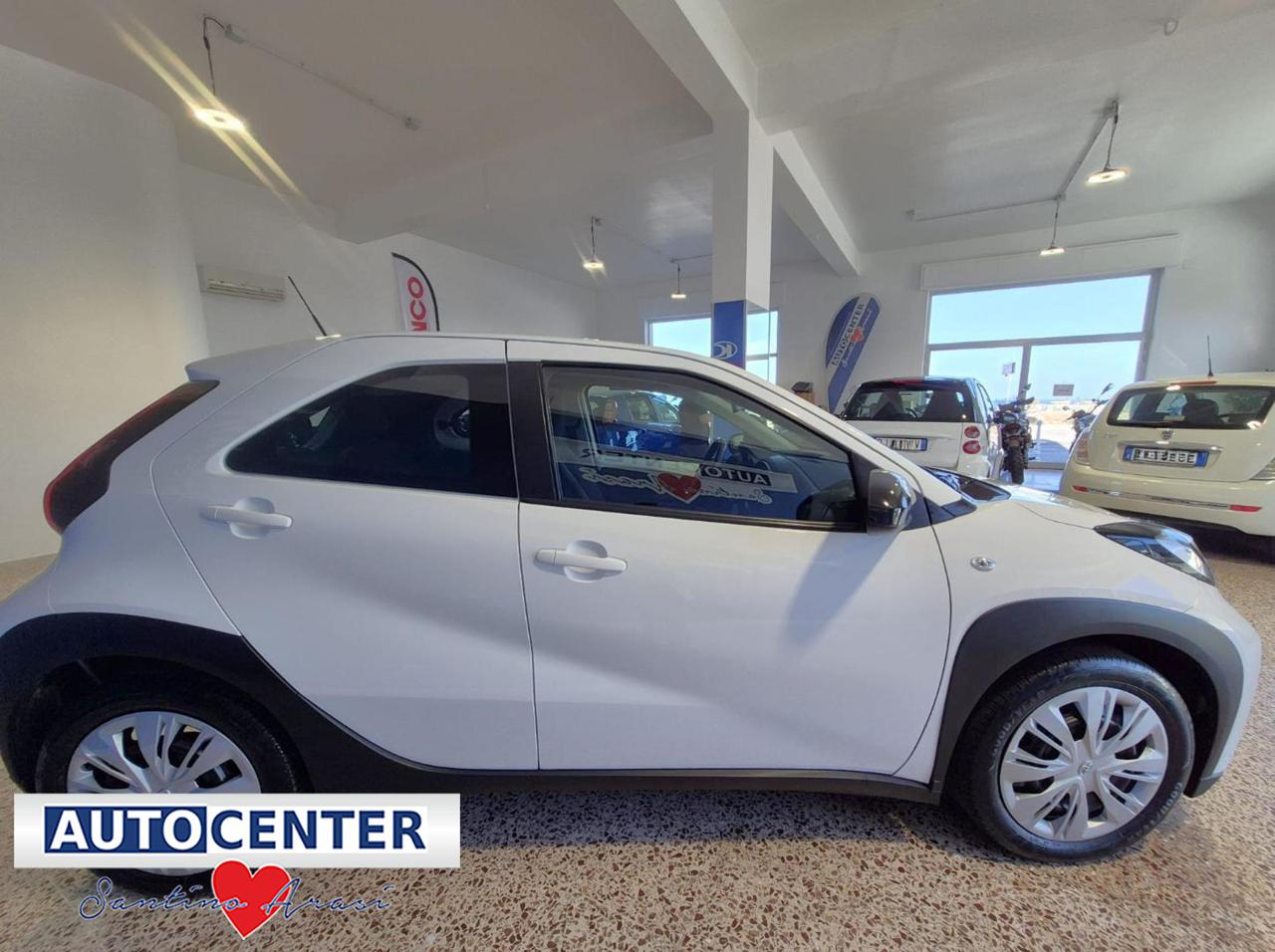 TOYOTA Aygo X 1.0 VVT-i 72 CV 5 porte Active - 3