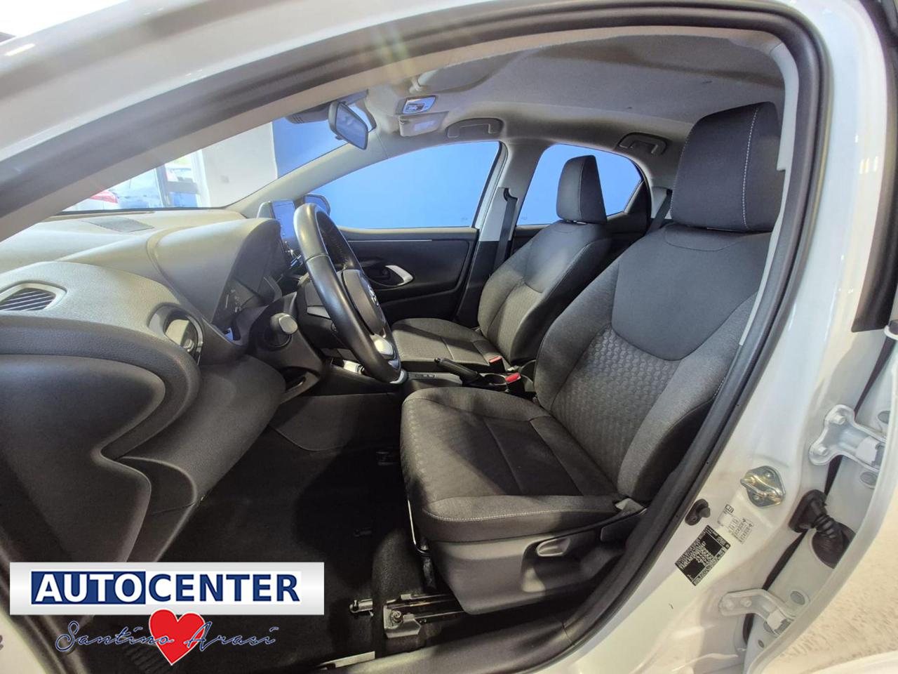 TOYOTA Yaris 1.0 5 porte Active - 7