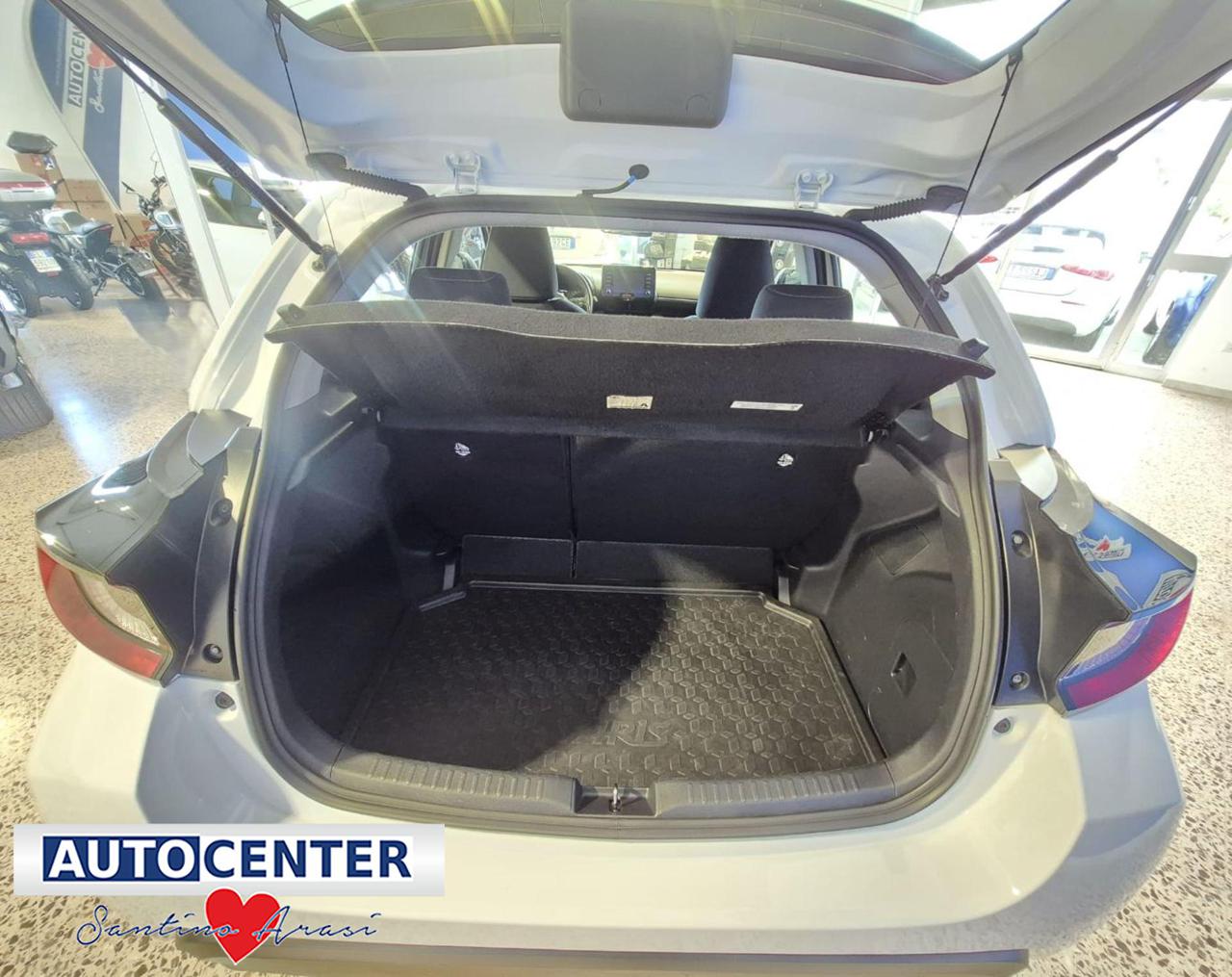 TOYOTA Yaris 1.0 5 porte Active - 6