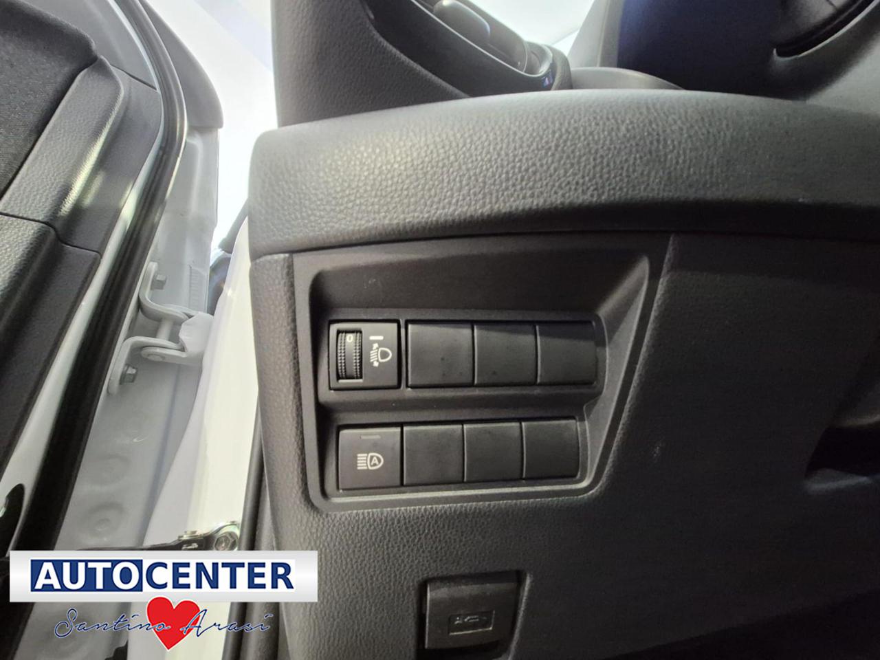 TOYOTA Yaris 1.0 5 porte Active - 18