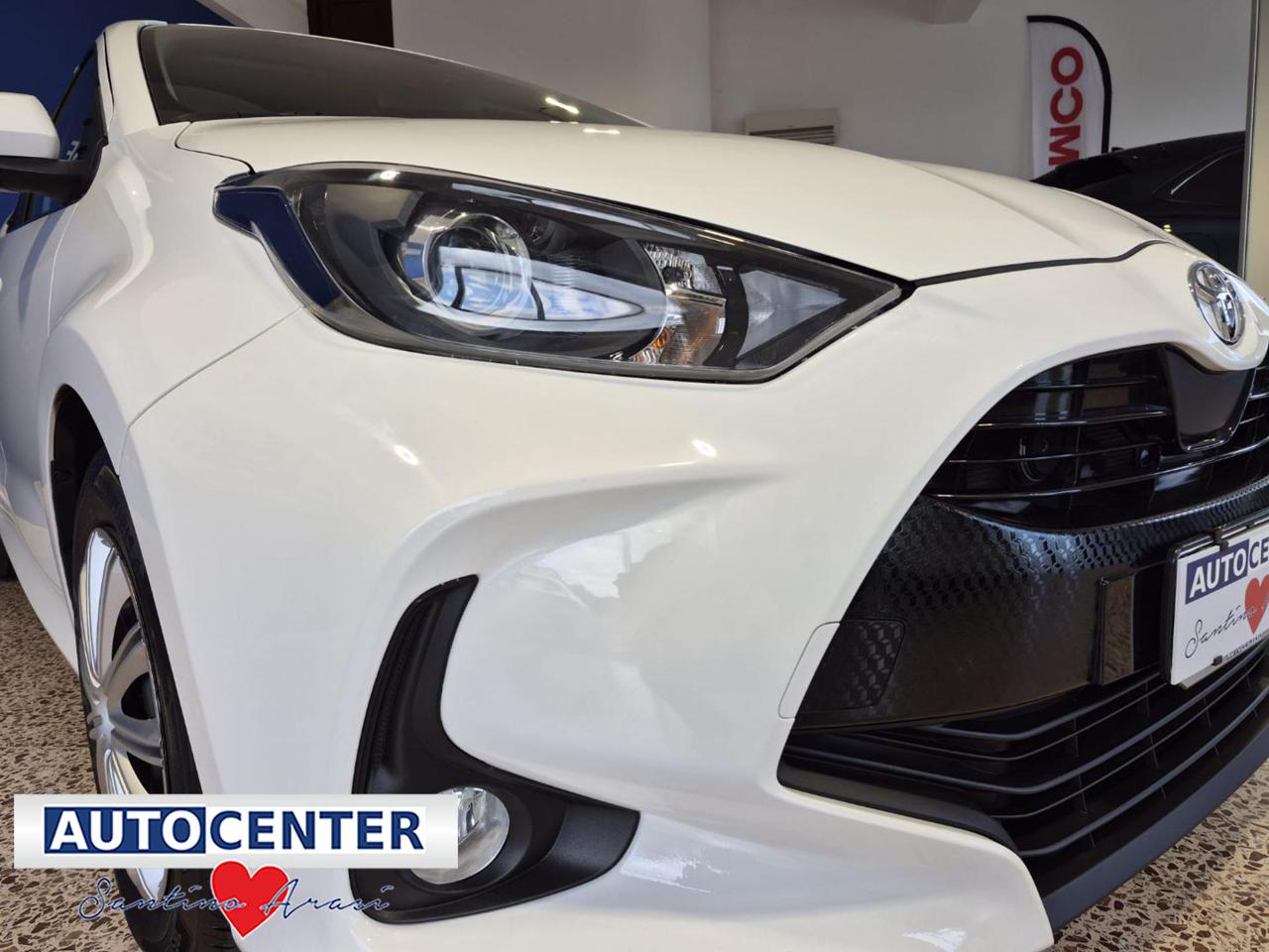 TOYOTA Yaris 1.0 5 porte Active - 14