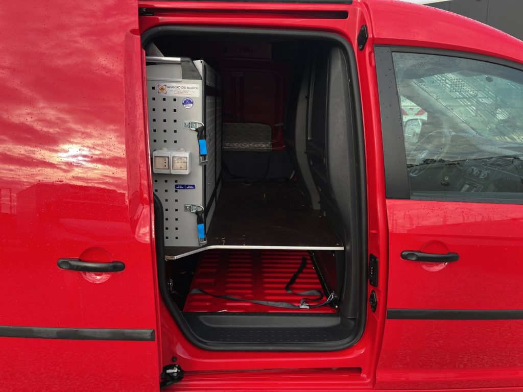 VOLKSWAGEN Caddy 2.0 TDI 4MOTION ALLESTITO - 16