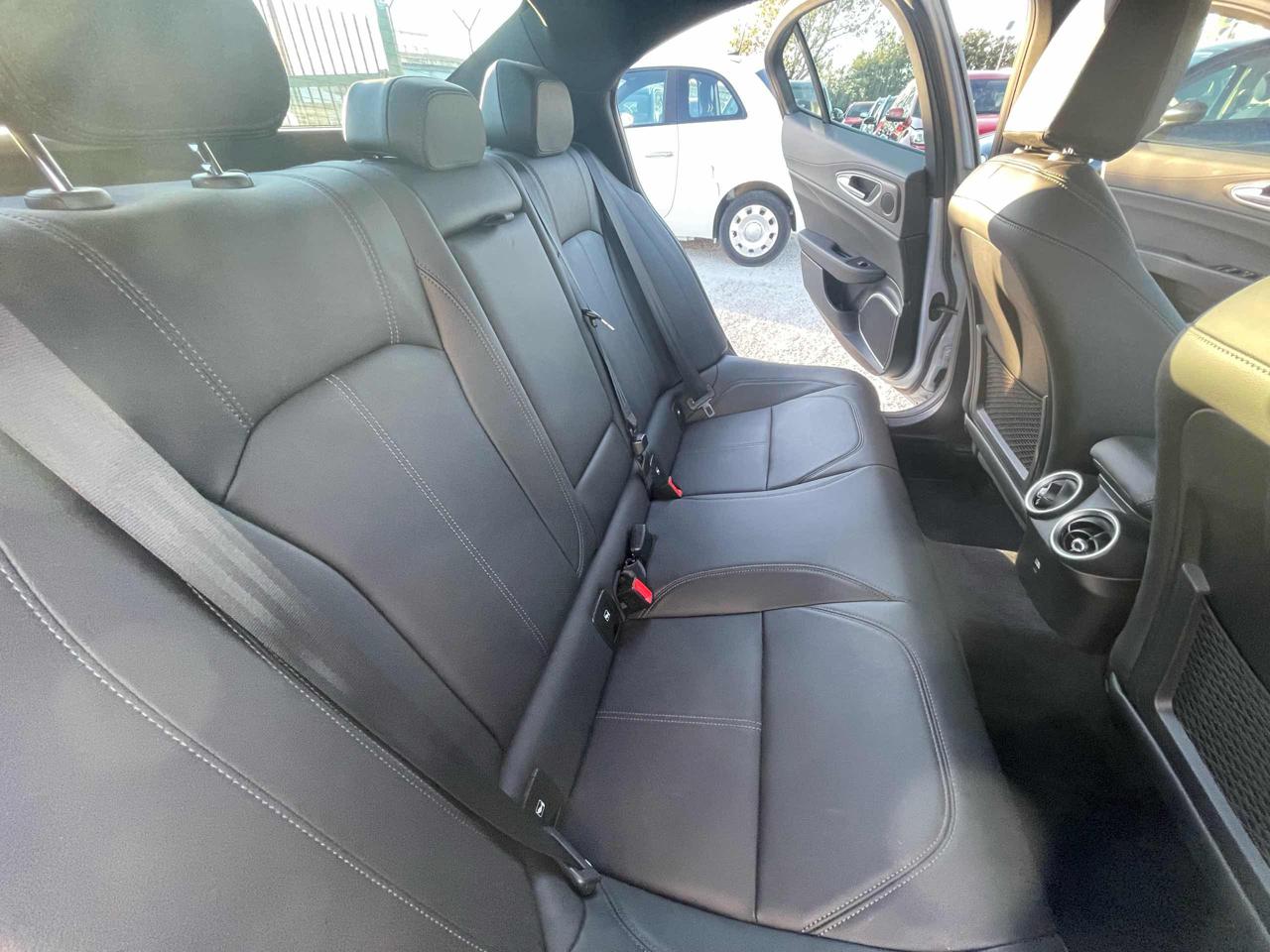 ALFA ROMEO Giulia 2.2 Turbodiesel 210 CV AT8 AWD Q4 Veloce Ti - 16