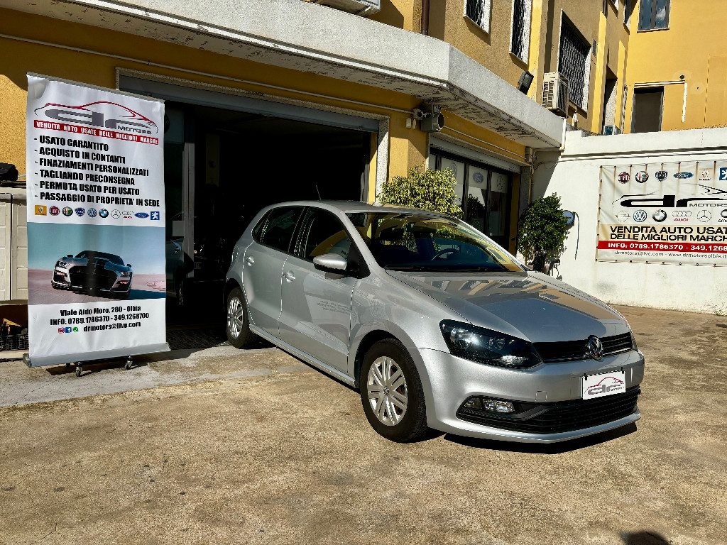 VOLKSWAGEN Polo