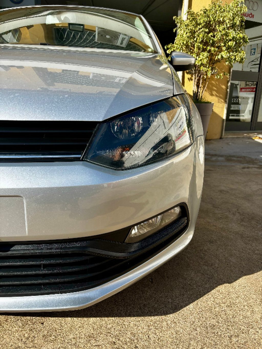 VOLKSWAGEN Polo