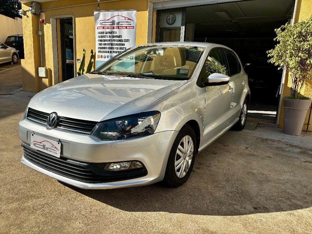 VOLKSWAGEN Polo