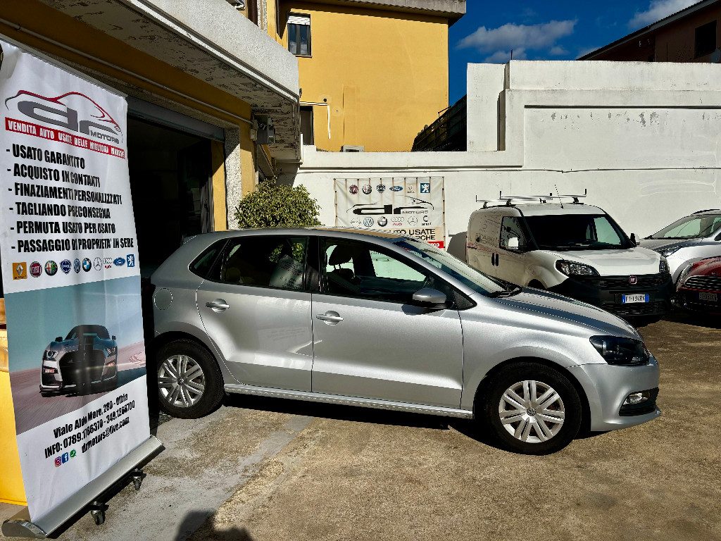 VOLKSWAGEN Polo