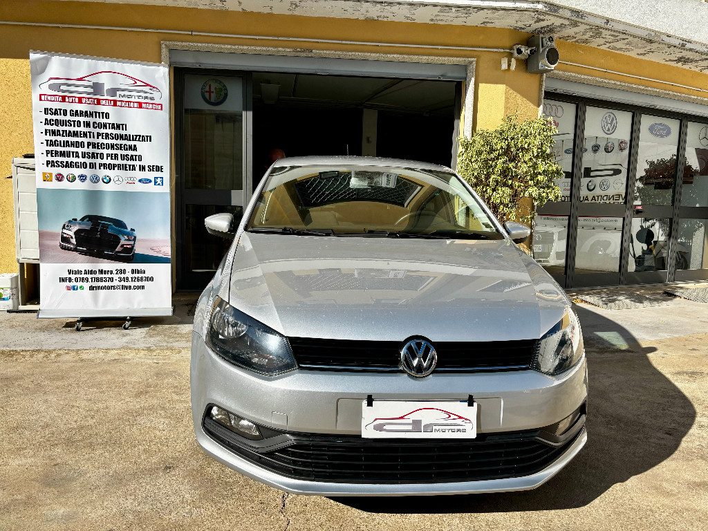 VOLKSWAGEN Polo