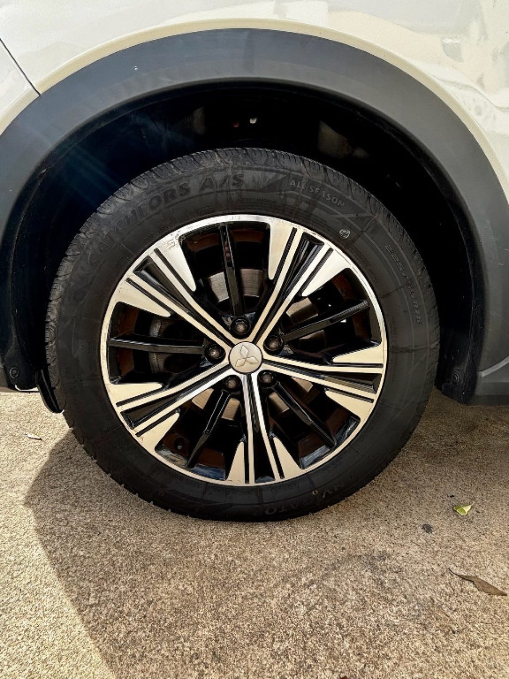 MITSUBISHI Eclipse Cross