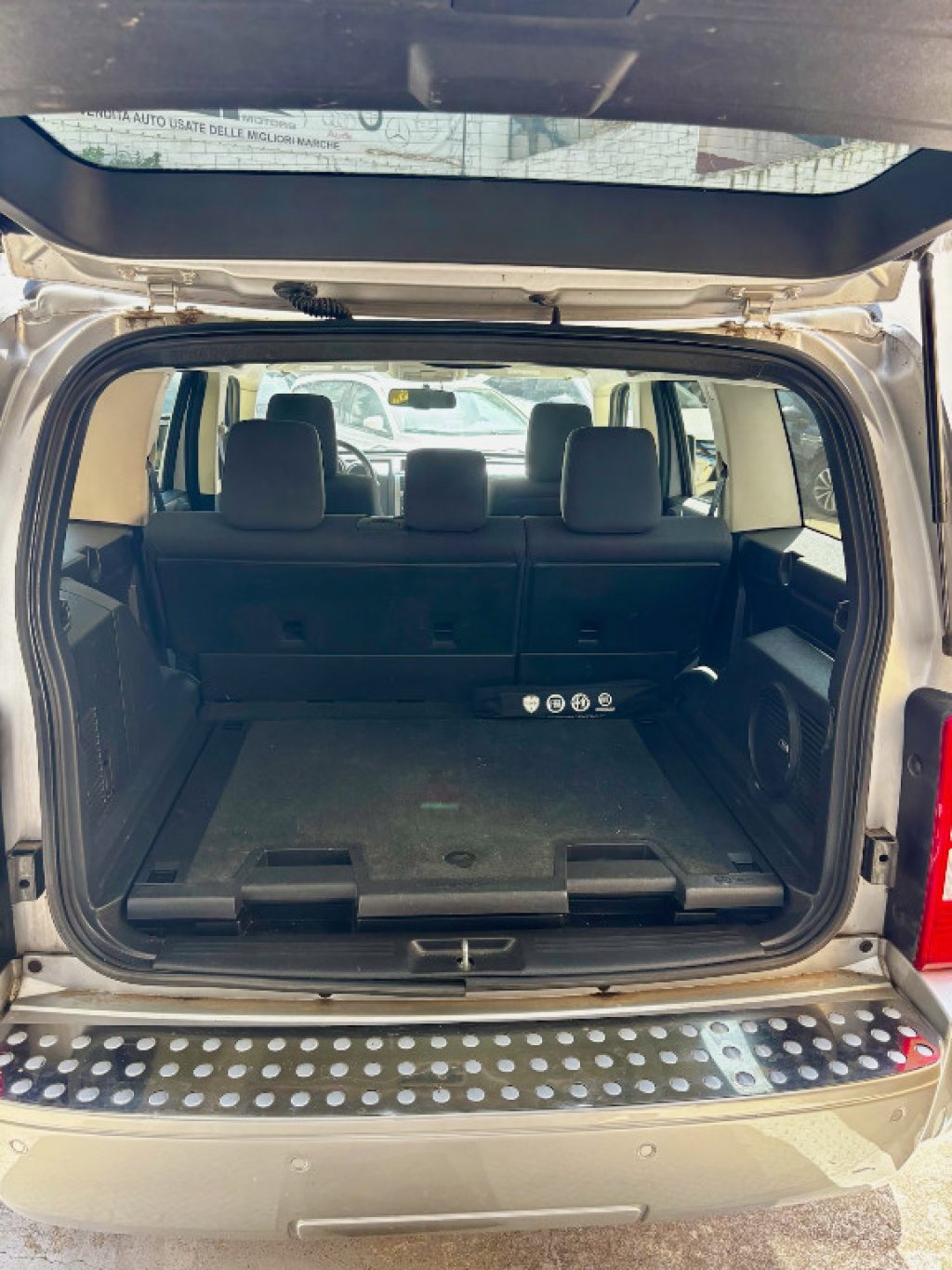 DODGE Nitro