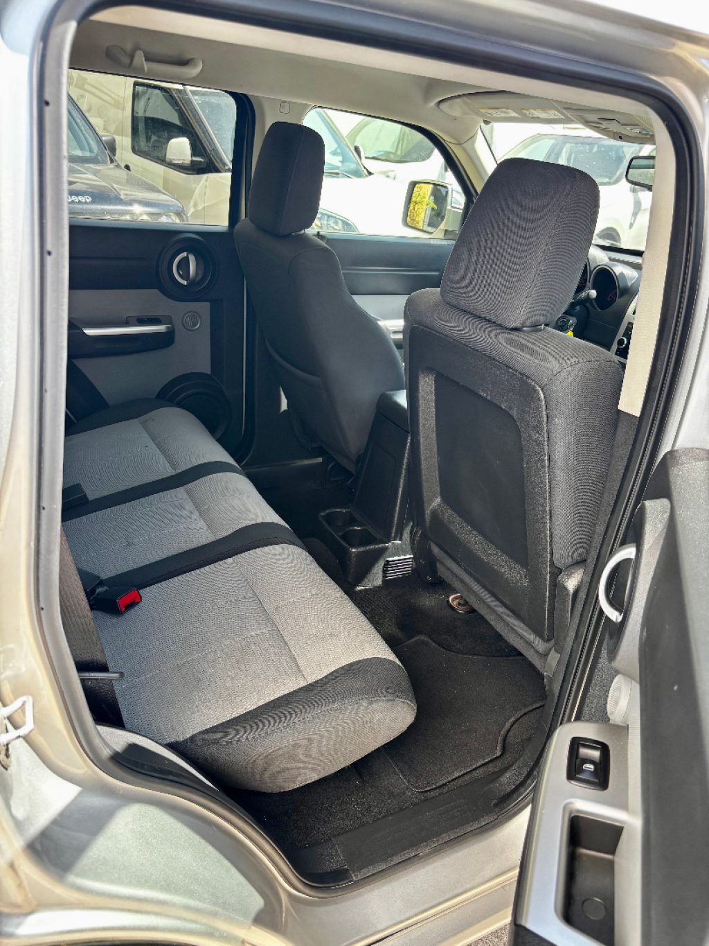 DODGE Nitro