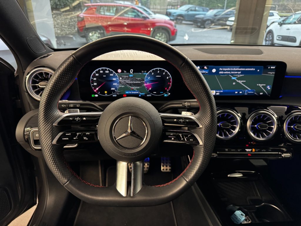 MERCEDES-BENZ A 180 Automatic AMG Line Advanced Plus - 6