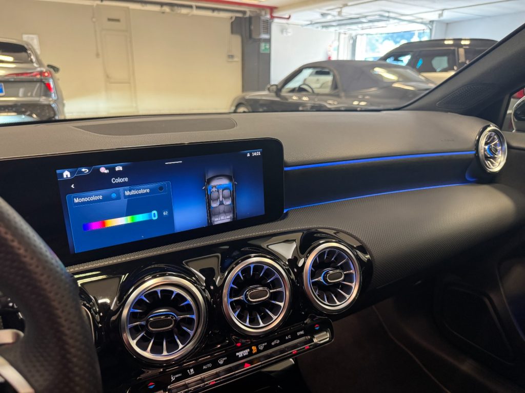 MERCEDES-BENZ A 180 Automatic AMG Line Advanced Plus - 16