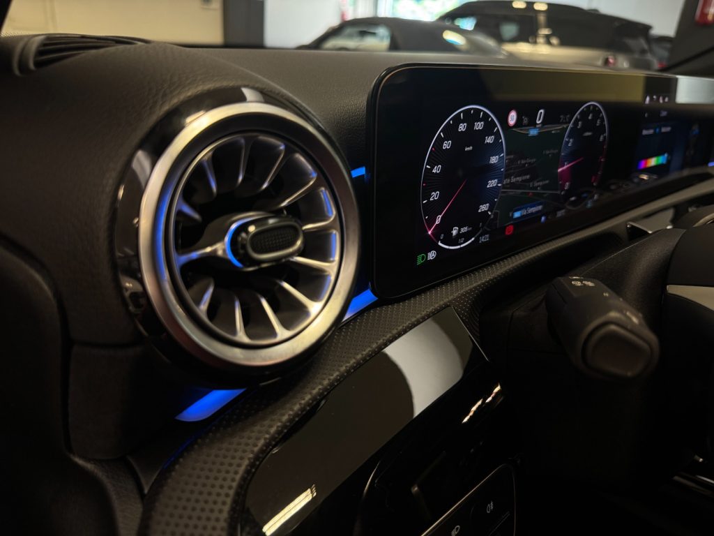 MERCEDES-BENZ A 180 Automatic AMG Line Advanced Plus - 12