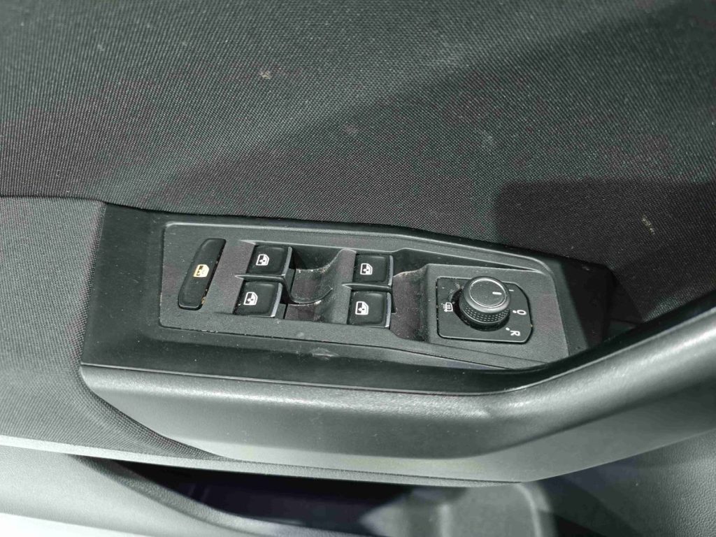 VOLKSWAGEN T-Roc 1.6 TDI SCR Style BlueMotion Technology - 19