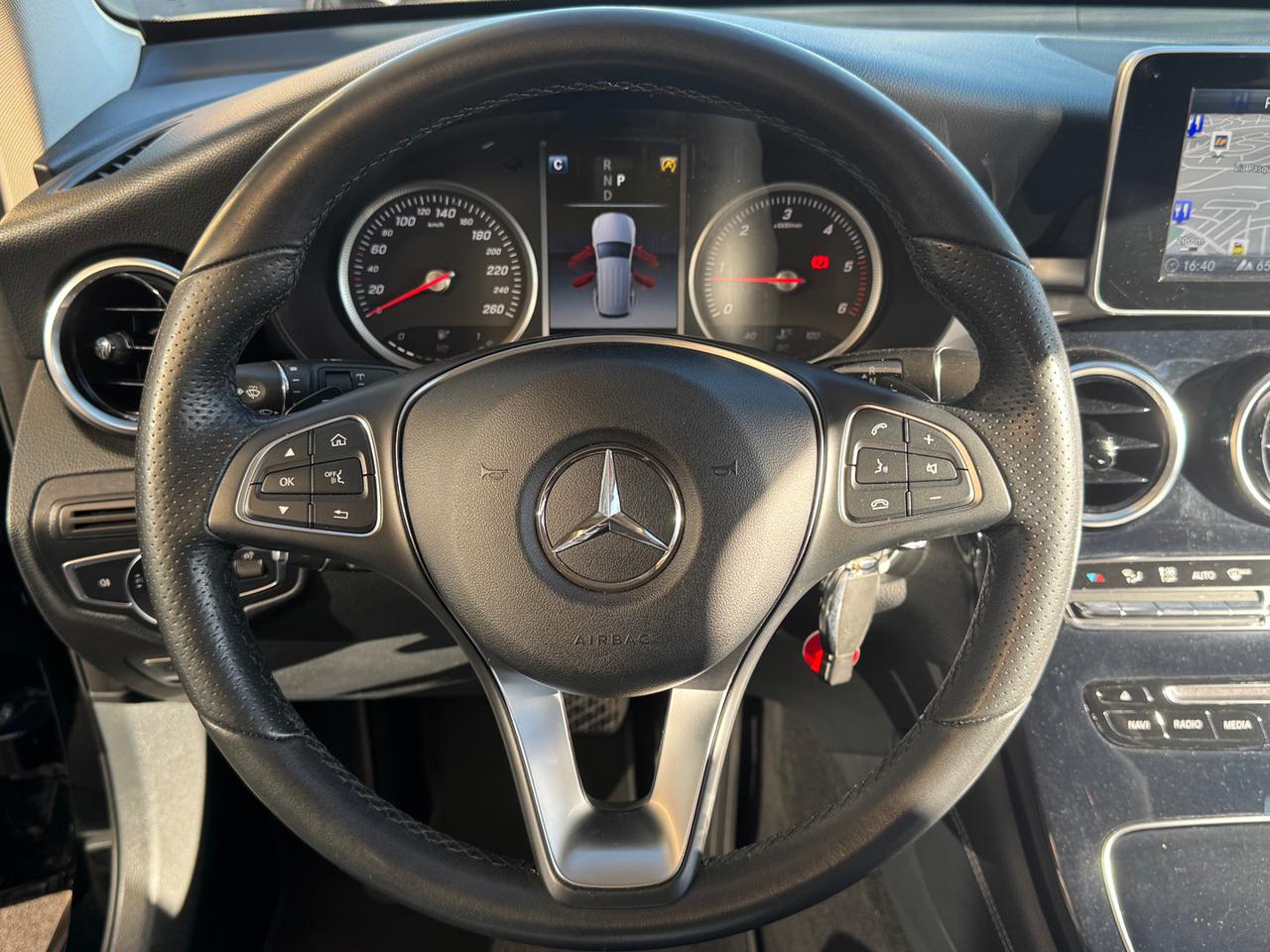 MERCEDES-BENZ GLC 250 d 4Matic Sport - 12