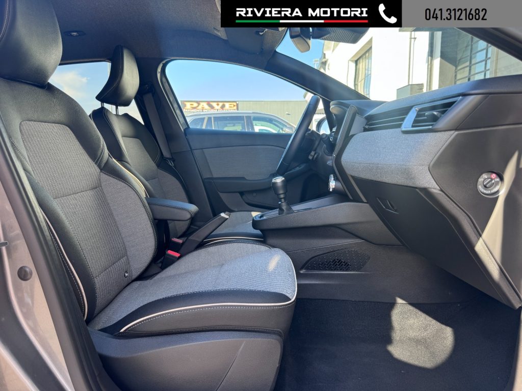 RENAULT Clio ECO-G 100 CV Techno - 8