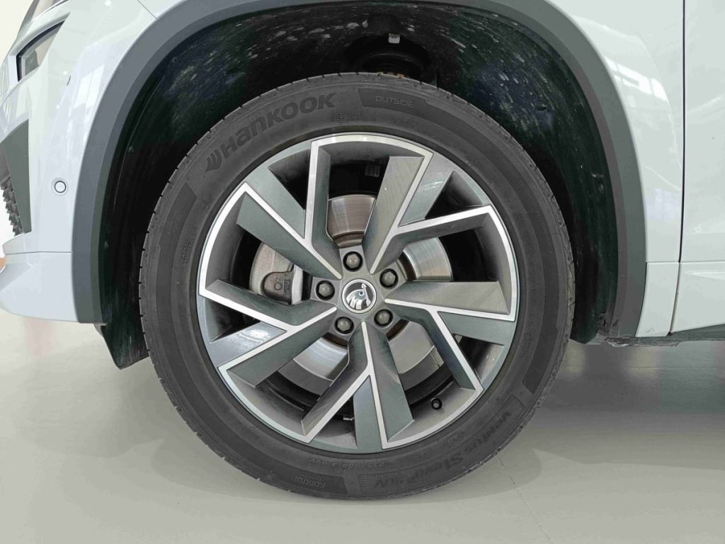 SKODA Kodiaq 2.0 TDI EVO SCR DSG 7 posti Sportline - 14