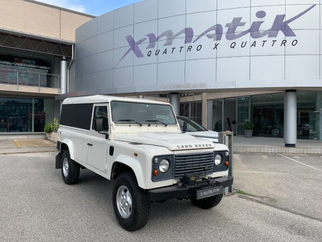 LAND ROVER Defender Bianco pastello