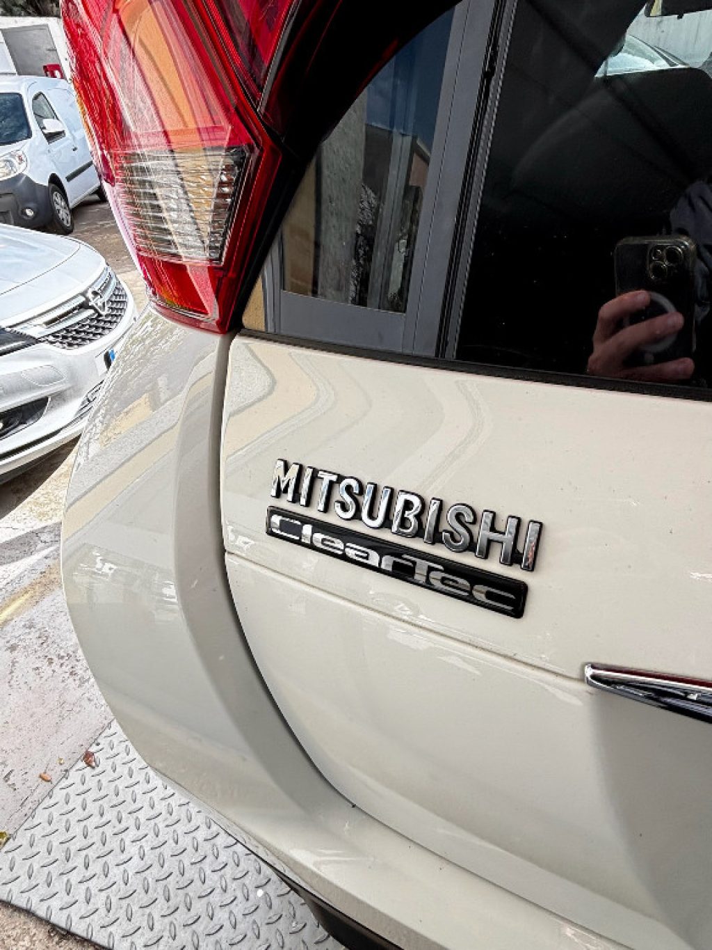 MITSUBISHI Eclipse Cross