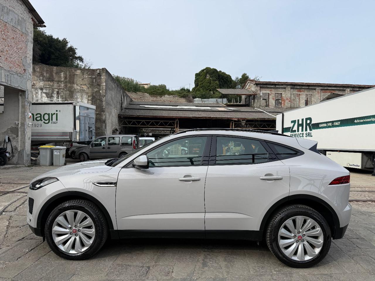 JAGUAR E-Pace 2.0D 180 CV AWD aut. R-Dynamic S - 4